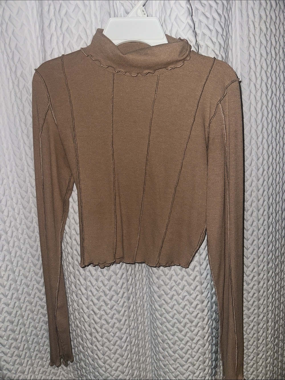 Women's Ribbed Mock Neck Long Sleeve Top - Brown Cropped